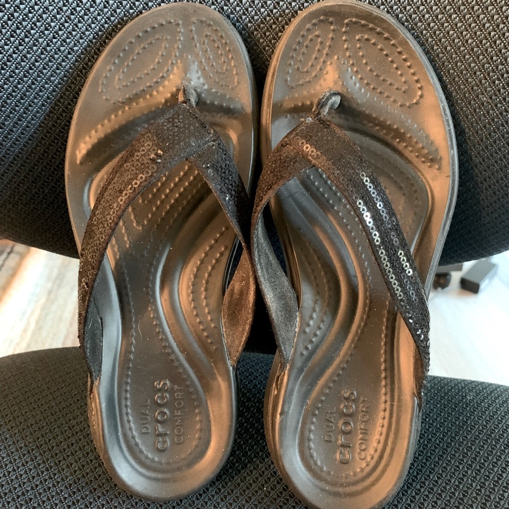 Crocs Size 5 black sequined flip flops